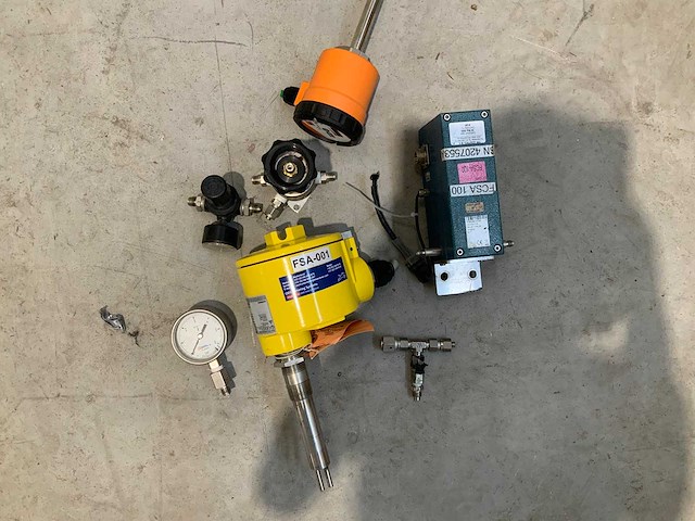 Ods - gemengde industrie artikelen - afbeelding 1 van  4