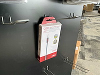 Oehlbach winkeldisplay met audio-kabels - afbeelding 2 van  2