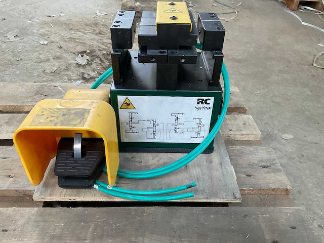 Oemme rc system pneumatische aluminium profiel pons unit - afbeelding 1 van  7