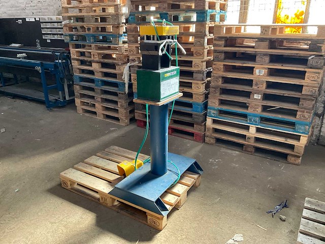 Oemme t1k-701-00 aluminium profiel ponsmachine - afbeelding 10 van  17