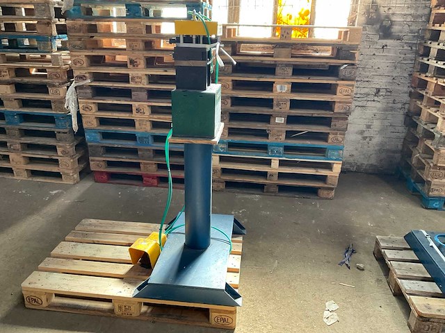 Oemme t1k-701-00 aluminium profiel ponsmachine - afbeelding 13 van  17