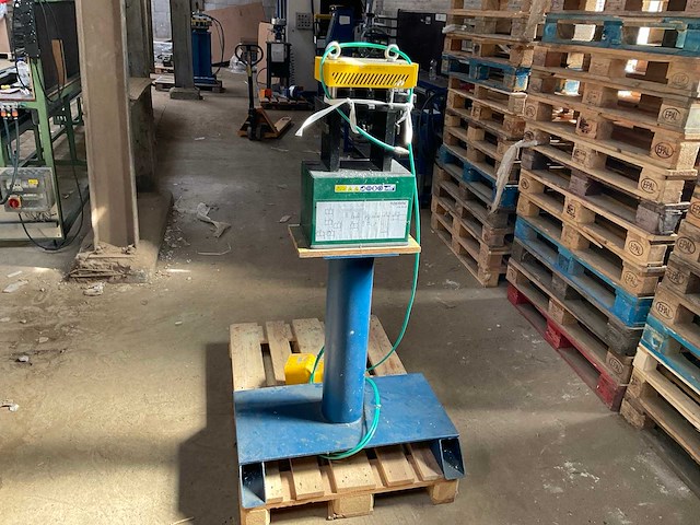 Oemme t1k-701-00 aluminium profiel ponsmachine - afbeelding 14 van  17