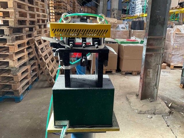 Oemme t1k-701-00 aluminium profiel ponsmachine - afbeelding 17 van  17