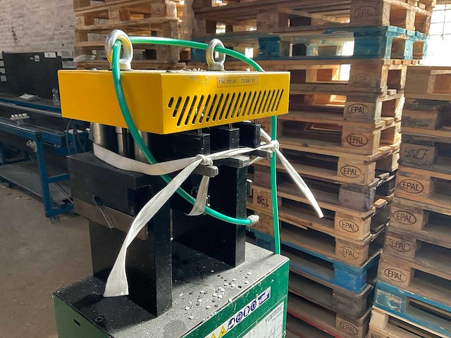 Oemme t1k-701-00 aluminium profiel ponsmachine - afbeelding 6 van  22