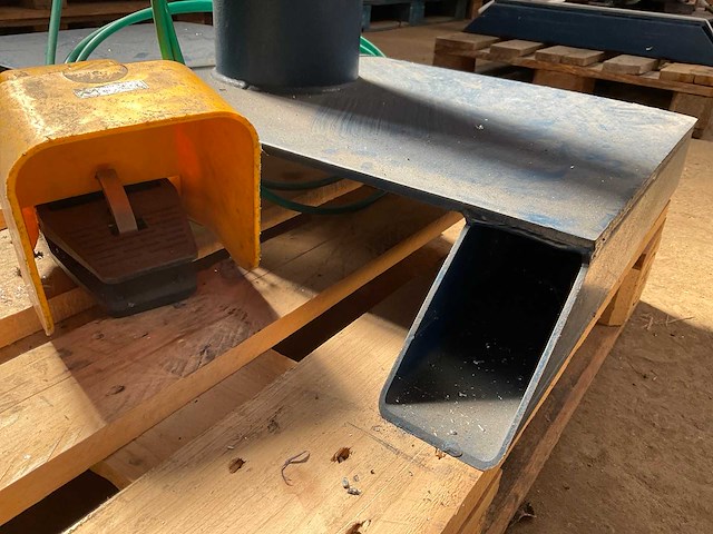 Oemme t1k-701-00 aluminium profiel ponsmachine - afbeelding 15 van  22