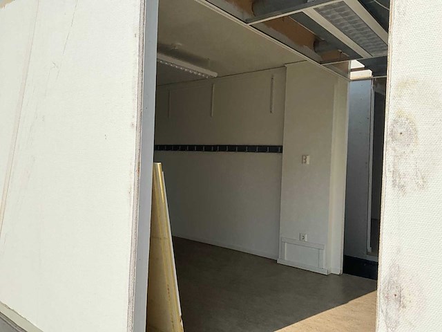 Office cabin - kantoorgebouw bestaande uit 8 units - afbeelding 25 van  143