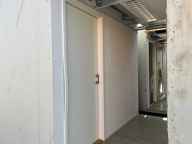 Office cabin - kantoorgebouw bestaande uit 8 units - afbeelding 134 van  143
