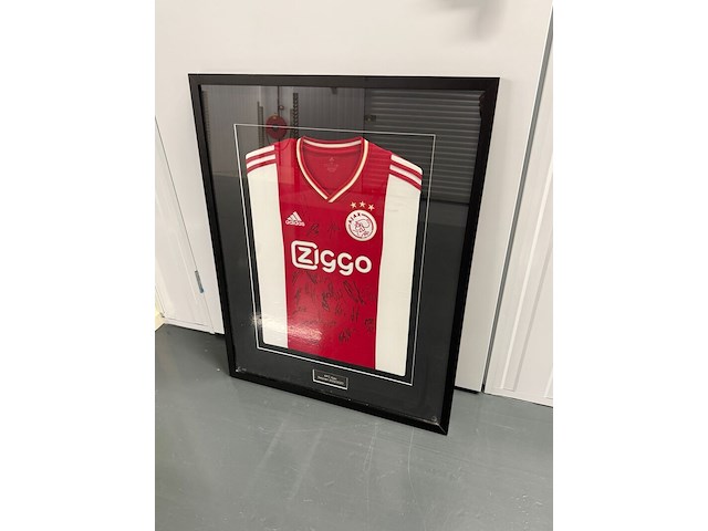 Officieel gesigneerd ingelijst ajax shirt seizoen 2022-2023 adidas, afc ajax, 2022-2023 - afbeelding 2 van  4