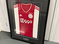 Officieel gesigneerd ingelijst ajax shirt seizoen 2022-2023 adidas, afc ajax, 2022-2023 - afbeelding 2 van  4