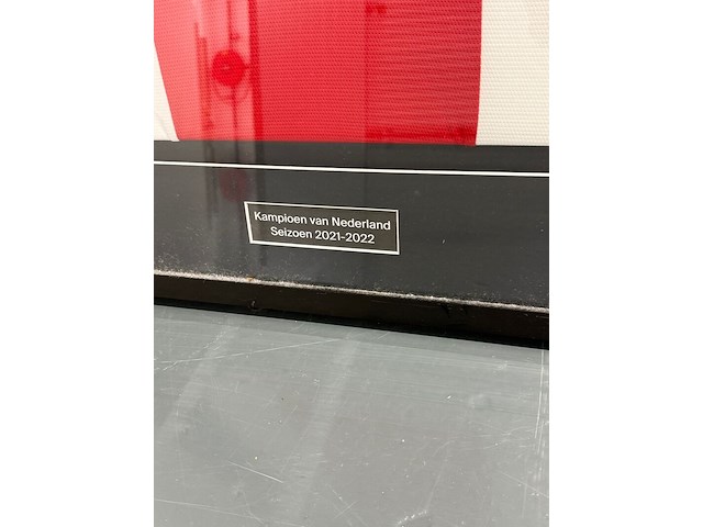 Officieel ingelijst ajax kampioensshirt seizoen 2021-2022 afc ajax, 2021-2022 - afbeelding 2 van  3