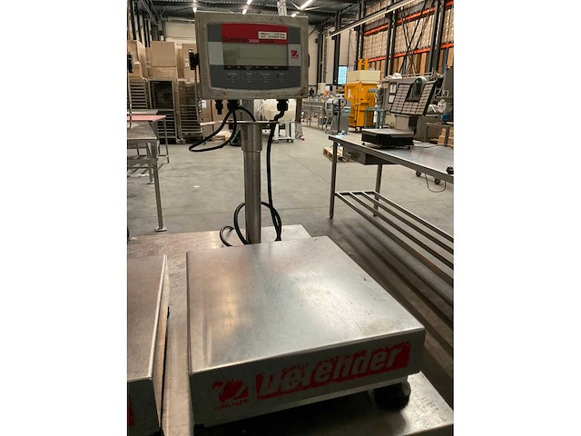 Ohaus defender 3000 xtreme w plateauweegschaal (2x) - afbeelding 1 van  2