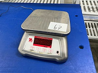 Ohaus valor 2000w weegschaal - afbeelding 1 van  4