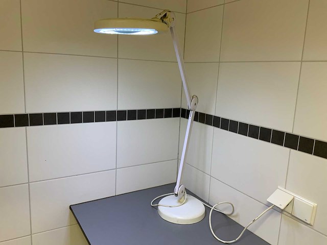 Ohmeron ll48-8d magnifier lamp - afbeelding 1 van  3