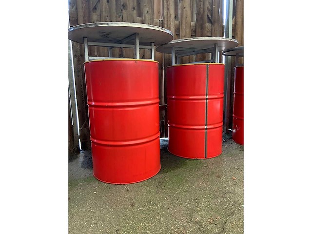 Oil drum bar table (2x) - afbeelding 1 van  1