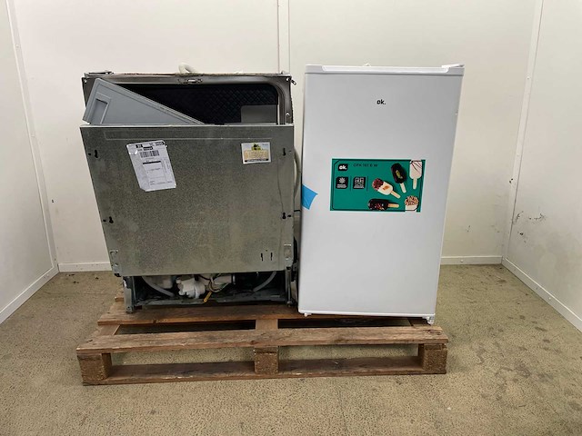 Ok koelkast en whirlpool vaatwasser - afbeelding 1 van  1