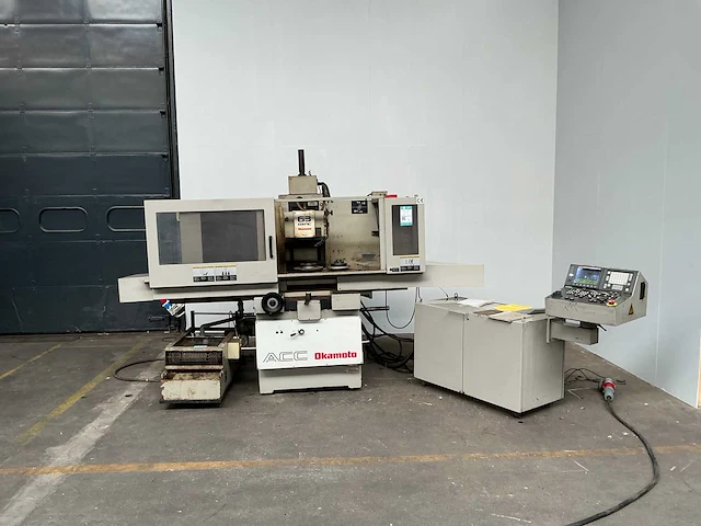 Okamoto - acc 63dx - surface grinding machine - afbeelding 1 van  17