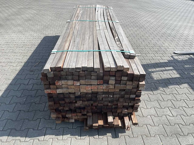 Okan hardhouten regels geschaafd 2750-3050x57x42mm (272x) - afbeelding 1 van  3