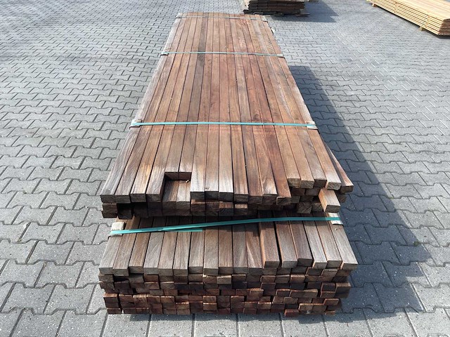 Okan hardhouten regels geschaafd 3050-3350x57x42mm (204x) - afbeelding 1 van  3
