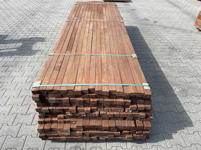 Okan hardhouten regels geschaafd 3350x57x42mm (102x) - afbeelding 1 van  3