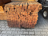 Okan hardhouten regels geschaafd 3350x70x40mm (140x) - afbeelding 2 van  3