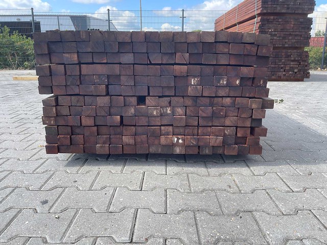 Okan hardhouten regels geschaafd 3950x57x42mm (102x) - afbeelding 2 van  2