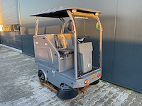 Okg - 2025 - dy-1400dp - straatveegmachine - afbeelding 1 van  10