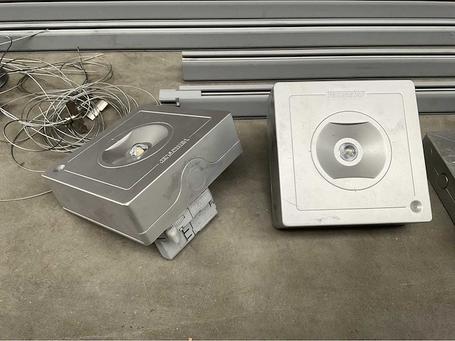 Oktalite - kalo - railverlichting met led spots en noodverlichting - afbeelding 12 van  12