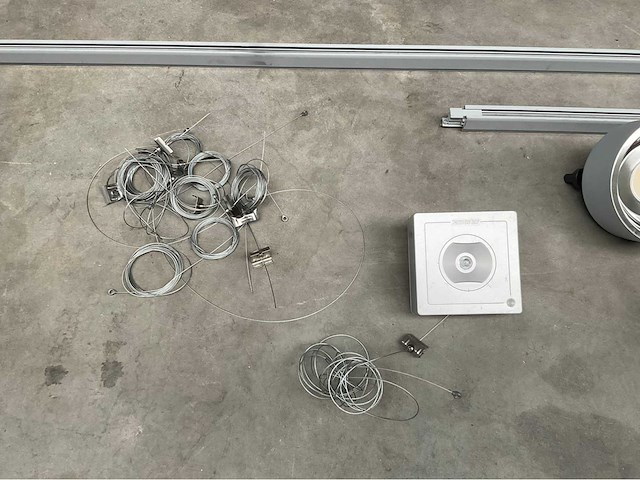 Oktalite - kalo - railverlichting met led spots en noodverlichting - afbeelding 3 van  9