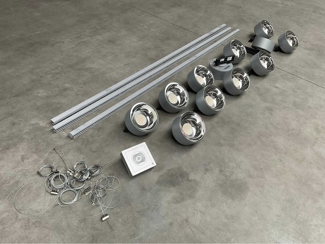 Oktalite - kalo - railverlichting met led spots en noodverlichting - afbeelding 1 van  10