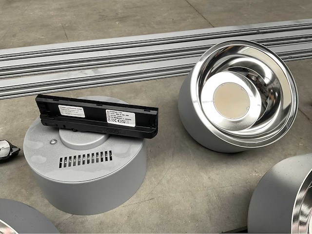 Oktalite - kalo - railverlichting met led spots en noodverlichting - afbeelding 3 van  10