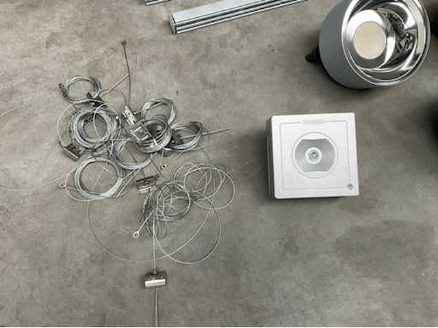 Oktalite - kalo - railverlichting met led spots en noodverlichting - afbeelding 7 van  10