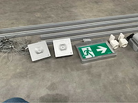Oktalite - kalo - railverlichting met led spots, noodverlichting en stopcontacten - afbeelding 15 van  17