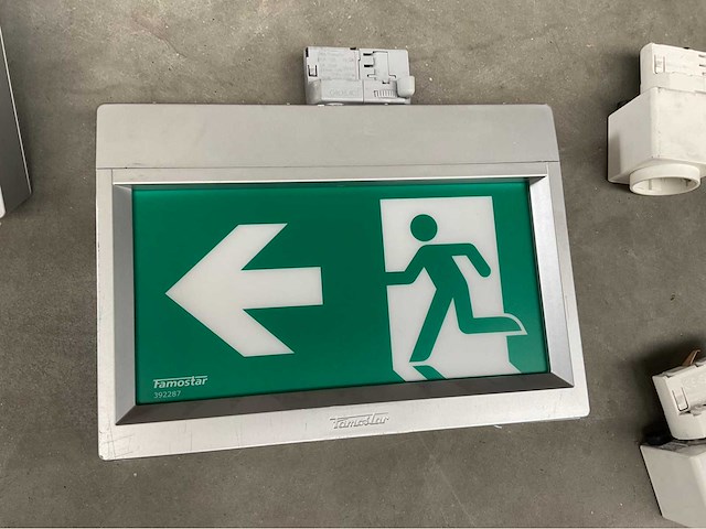 Oktalite - kalo - railverlichting met led spots, noodverlichting en stopcontacten - afbeelding 5 van  17