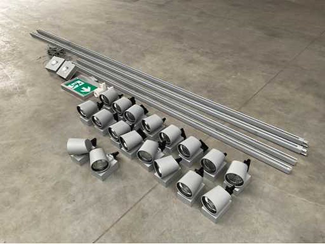 Oktalite - kalo - railverlichting met led spots, noodverlichting en stopcontacten - afbeelding 11 van  17