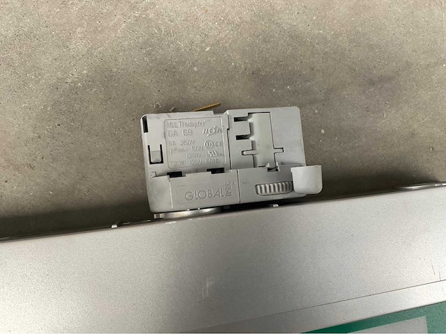 Oktalite - kalo - railverlichting met led spots, noodverlichting en stopcontacten - afbeelding 5 van  17