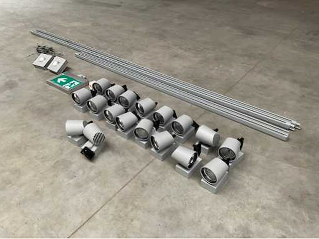 Oktalite - kalo - railverlichting met led spots, noodverlichting en stopcontacten - afbeelding 5 van  11