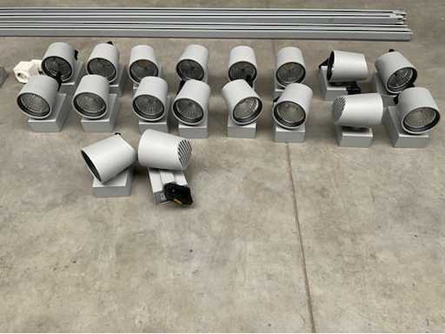 Oktalite - kalo - railverlichting met led spots, noodverlichting en stopcontacten - afbeelding 9 van  11