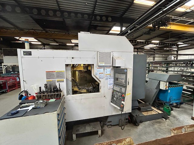 Okuma - 2011 - mf-46va - cnc freesmachine met gereedschapopname - afbeelding 1 van  38