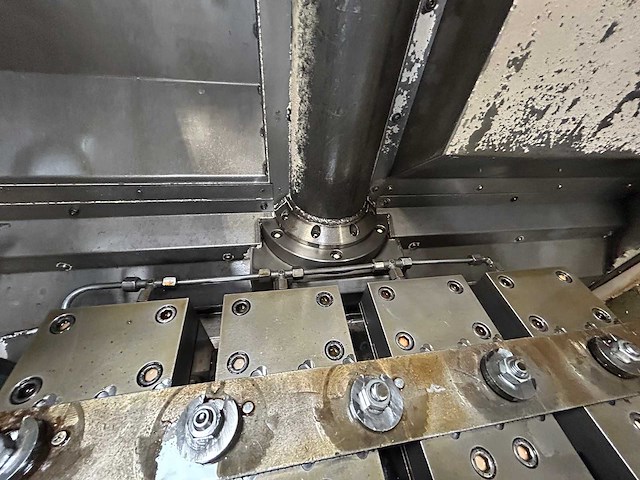 Okuma - 2011 - mf-46va - cnc freesmachine met gereedschapopname - afbeelding 13 van  38