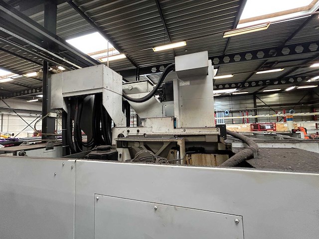 Okuma - 2011 - mf-46va - cnc freesmachine met gereedschapopname - afbeelding 24 van  38