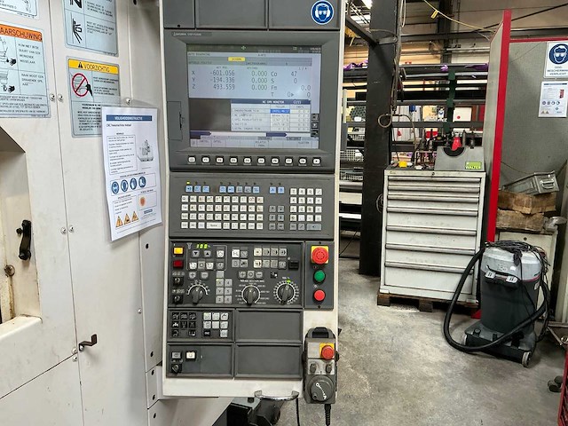 Okuma - 2011 - mf-46va - cnc freesmachine met gereedschapopname - afbeelding 33 van  38