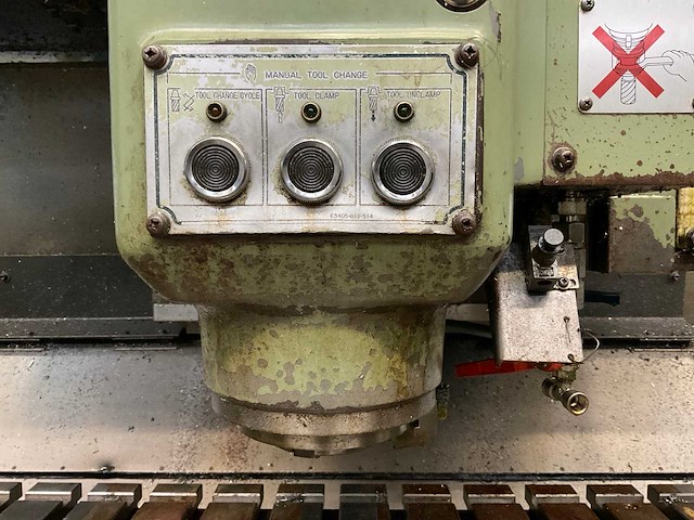 Okuma mc-4va cnc freesmachine - afbeelding 17 van  19
