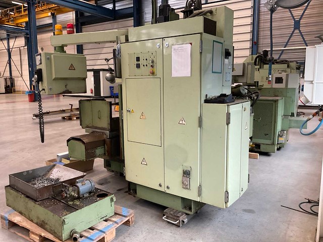 Okuma mc-4va cnc freesmachine - afbeelding 15 van  19