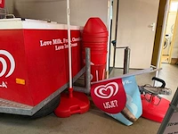 Ola ijsaanhangwagen / verkoopwagen met vriesinstallatie en promotiemateriaal - afbeelding 2 van  21