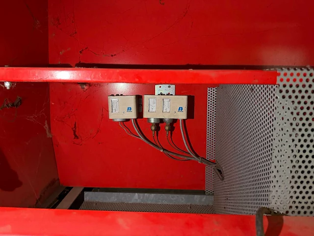 Ola ijsaanhangwagen / verkoopwagen met vriesinstallatie en promotiemateriaal - afbeelding 10 van  21