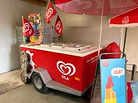 Ola ijsaanhangwagen / verkoopwagen met vriesinstallatie en promotiemateriaal - afbeelding 11 van  21