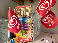 Ola ijsaanhangwagen / verkoopwagen met vriesinstallatie en promotiemateriaal - afbeelding 17 van  21