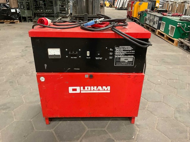 Oldham acculader - afbeelding 1 van  7