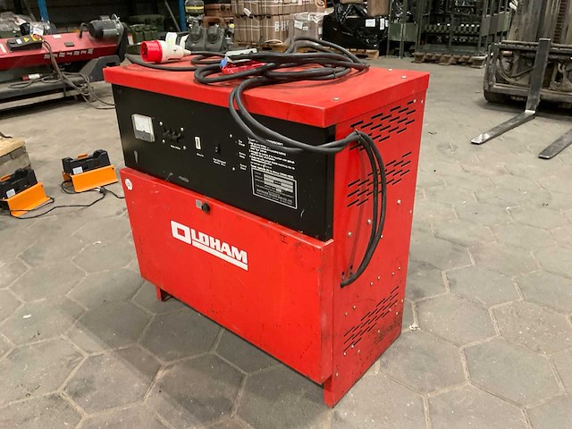 Oldham acculader - afbeelding 6 van  7