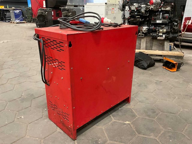 Oldham acculader - afbeelding 4 van  7